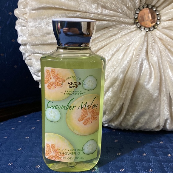 BATH & BODY WORKS SET. . . CUCUMBER MELON SCENT - Picture 5 of 6